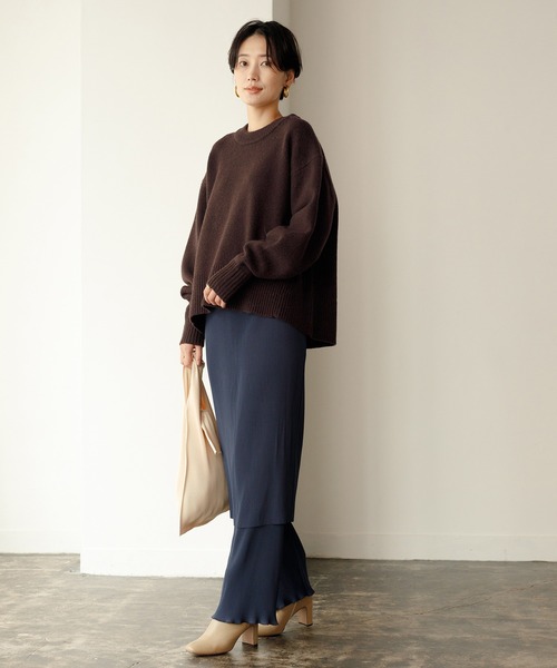 ADAM ET ROPE'（アダムエロペ）の「【INもOUTも】タスマニアウールフォルムニット（ニット/セーター・レディース・ダークブラウン/イエロー系その他/ダークラベンダー・FREE）」の4枚目の写真