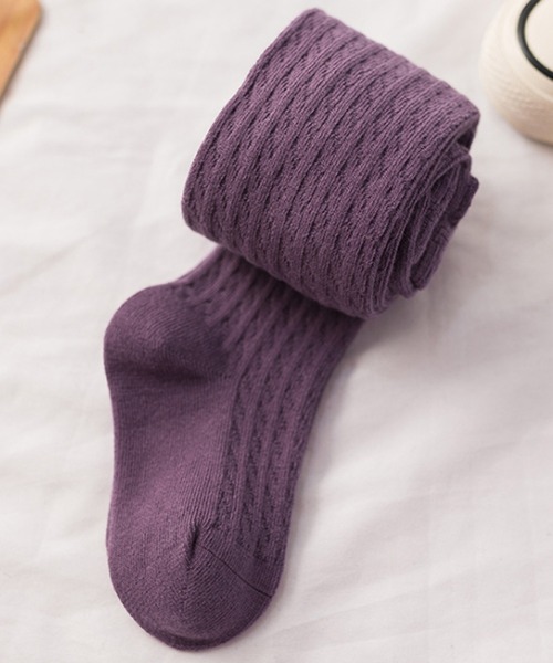 TeddyShop（テディショップ）の「キッズ  ベーシックツイストリブタイツ（タイツ/ストッキング・キッズ・マスタード/ホワイト/チャコールグレー/テラコッタ/グレー/ブラック/ピンクベージュ/パープル・95/105/115/125/135）」の6枚目の写真