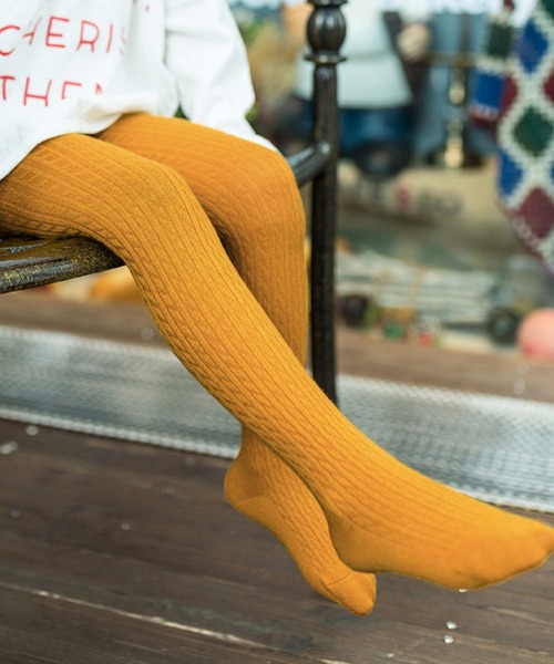 TeddyShop（テディショップ）の「キッズ  ベーシックツイストリブタイツ（タイツ/ストッキング・キッズ・マスタード/ホワイト/チャコールグレー/テラコッタ/グレー/ブラック/ピンクベージュ/パープル・95/105/115/125/135）」の7枚目の写真