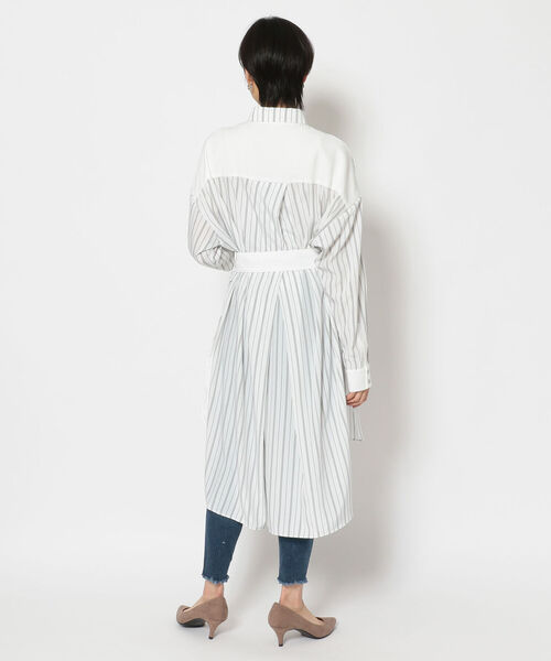 AULA AILA（アウラアイラ）の「AULA AILA（アウラアイラ）別注ストライプコンビロングシャツ（シャツ/ブラウス・レディース・ホワイト・FREE）」の12枚目の写真