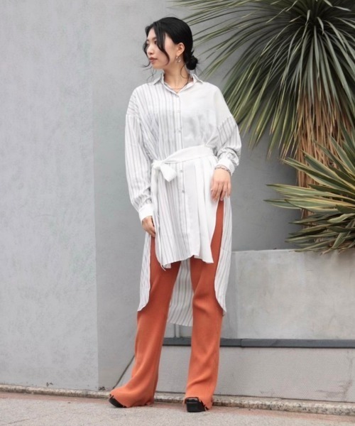 AULA AILA（アウラアイラ）の「AULA AILA（アウラアイラ）別注ストライプコンビロングシャツ（シャツ/ブラウス・レディース・ホワイト・FREE）」の4枚目の写真