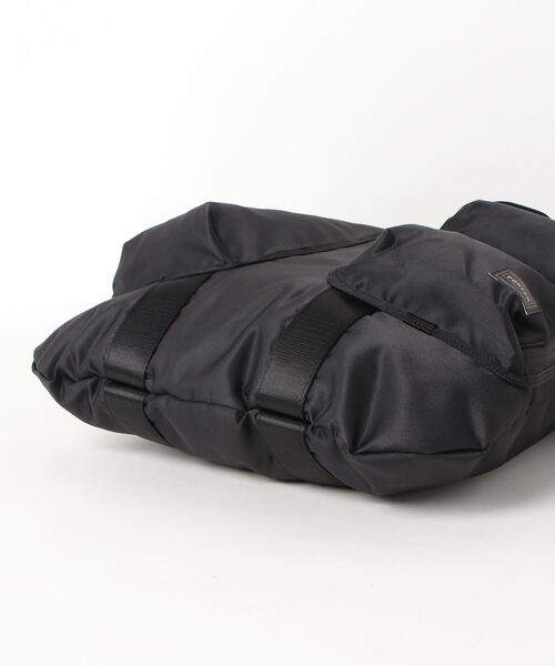 PORTER（ポーター）の「コンパクト2WAYヘルメットバッグ/COMPART 2WAY HELMET BAG（ショルダーバッグ・メンズ・ブラック・FREE）」の2枚目の写真