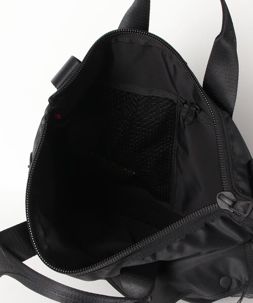 PORTER（ポーター）の「コンパクト2WAYヘルメットバッグ/COMPART 2WAY HELMET BAG（ショルダーバッグ・メンズ・ブラック・FREE）」の4枚目の写真