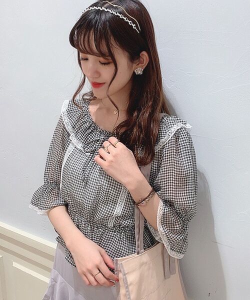 MAJESTIC LEGON（マジェスティックレゴン）の「ガーリーパターンフリルブラウス（シャツ/ブラウス・レディース・ブラック系その他/イエロー系その他/ホワイト系その他2/ブルー系その他2・SMALL/MEDIUM）」の16枚目の写真