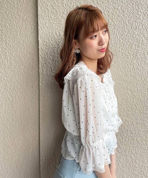 MAJESTIC LEGON（マジェスティックレゴン）の「ガーリーパターンフリルブラウス（シャツ/ブラウス・レディース・ブラック系その他/イエロー系その他/ホワイト系その他2/ブルー系その他2・SMALL/MEDIUM）」の9枚目の写真