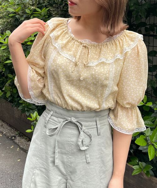 MAJESTIC LEGON（マジェスティックレゴン）の「ガーリーパターンフリルブラウス（シャツ/ブラウス・レディース・ブラック系その他/イエロー系その他/ホワイト系その他2/ブルー系その他2・SMALL/MEDIUM）」の17枚目の写真