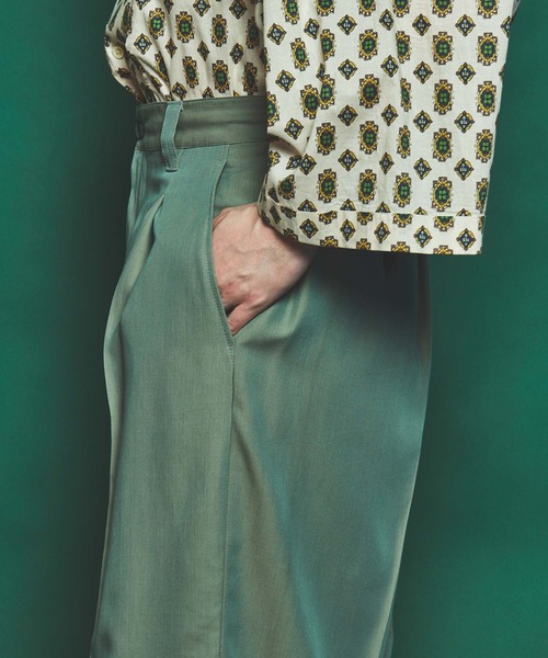 ス*ビ様 メゾンスペシャル　ションヘルツイルワンタックワイドパンツ　グリーン　2 MAISON SPECIAL（メゾンスペシャル）の「コットンナイロン2タック