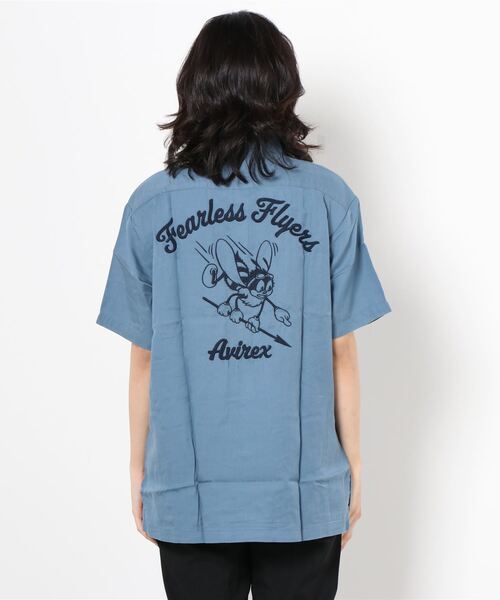 AVIREX（アヴィレックス）の「AVIREX/ アヴィレックス　ボーリングシャツ フィアレス フライヤーズ/BOWLING SHIRT FEARLESS FLYERS（シャツ/ブラウス・レディース・サンドベージュ/サックスブルー/ピンク・X-LARGE/LARGE/MEDIUM）」の2枚目の写真