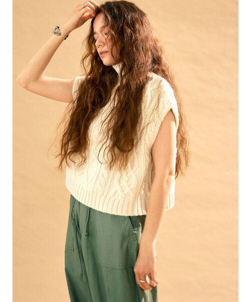 Ungrid（アングリッド）の「パッチワークケーブルニットベスト（ニット/セーター・レディース・アイボリー/ブラック/モカ・FREE）」の9枚目の写真