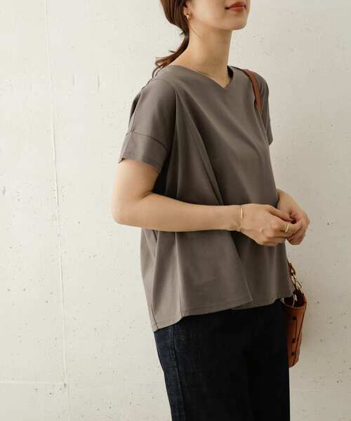 URBAN RESEARCH DOORS（アーバンリサーチドアーズ）の「バックリボンフレアカットソー（Tシャツ/カットソー・レディース・ネイビー/グリーン/グレー系その他・ONE）」の4枚目の写真