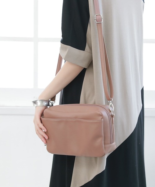 Uni&co. レザーショルダー キャメルカラー マグネット開閉 収納袋付き Uni&co. レザーショルダー キャメルカラー マグネット開閉 収納