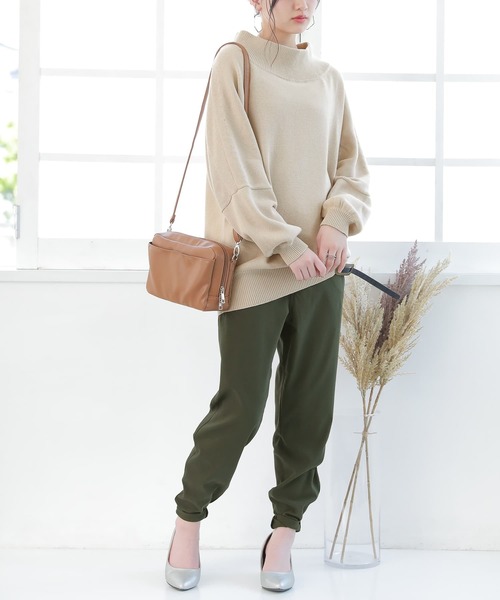 osharewalker（オシャレウォーカー）の「『多収納スクエアショルダーバッグ』（ショルダーバッグ・レディース・ブラック/ピンク/アイボリー/キャメル/グレイッシュブルー・FREE）」の10枚目の写真