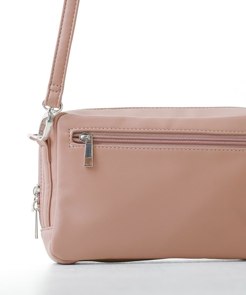 osharewalker（オシャレウォーカー）の「『多収納スクエアショルダーバッグ』（ショルダーバッグ・レディース・ブラック/ピンク/アイボリー/キャメル/グレイッシュブルー・FREE）」の20枚目の写真