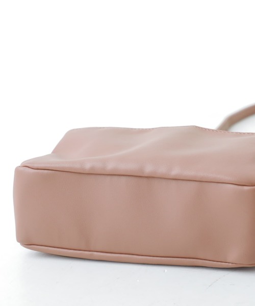 osharewalker（オシャレウォーカー）の「『多収納スクエアショルダーバッグ』（ショルダーバッグ・レディース・ブラック/ピンク/アイボリー/キャメル/グレイッシュブルー・FREE）」の12枚目の写真