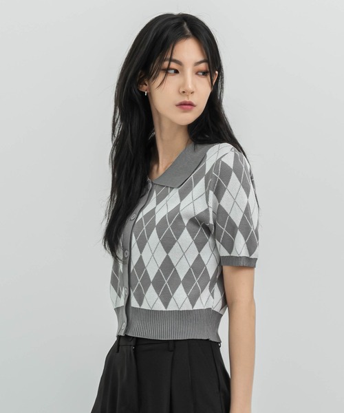 FOLLOWIN（フォロウィン）の「アーガイルチェックニット半袖カーディガン（カーディガン/ボレロ・レディース・ブラック/パープル/グレー/ベージュ/ネイビー・FREE）」の3枚目の写真