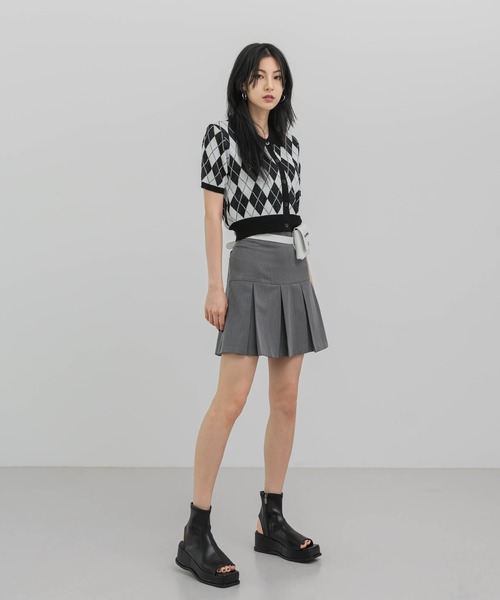 FOLLOWIN（フォロウィン）の「アーガイルチェックニット半袖カーディガン（カーディガン/ボレロ・レディース・ブラック/パープル/グレー/ベージュ/ネイビー・FREE）」の20枚目の写真