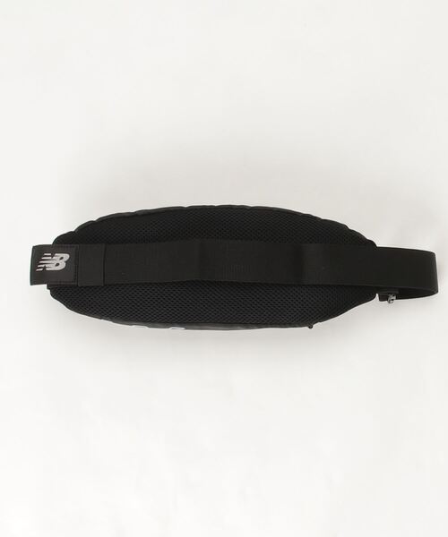 NEW BALANCE(ニューバランス)の「ニューバランス New Balance ランニングボトルポーチ_(ボディバッグ/ウエストポーチ・メンズ・ブラック・ONE SIZE)」の5枚目の写真