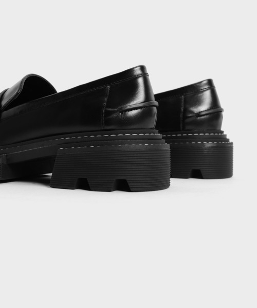 CHARLES & KEITH（チャールズ & キース）の「ペルリーネ チャン