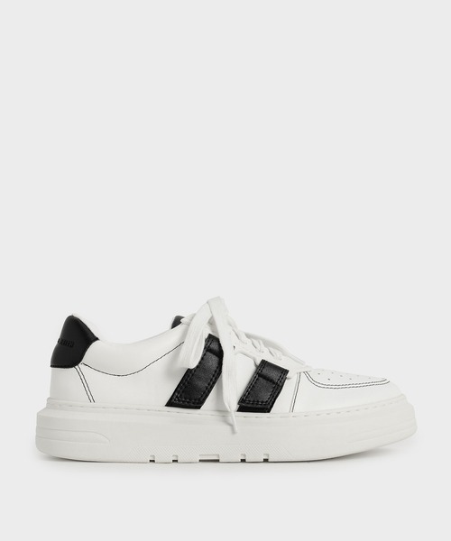 CHARLES & KEITH（チャールズ & キース）の「レースアップ ベルクロスニーカー / Lace-Up Velcro Sneakers（スニーカー・レディース・ホワイト/グリーン/アイボリー/ブラック・25.5cm/23cm/24.5cm/25cm/22.5cm/23.5cm）」の2枚目の写真