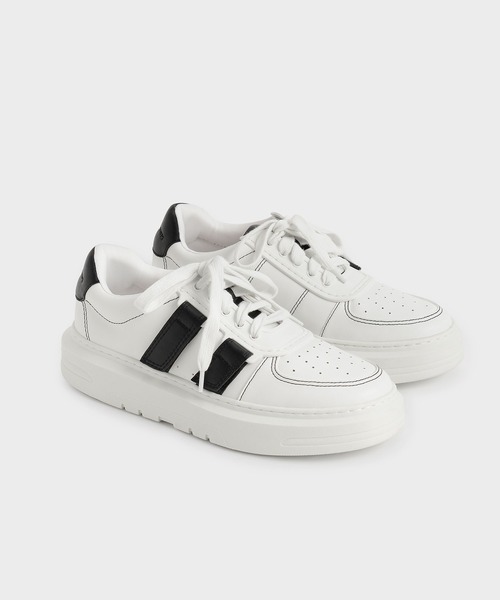 CHARLES & KEITH（チャールズ & キース）の「レースアップ ベルクロスニーカー / Lace-Up Velcro Sneakers（スニーカー・レディース・ホワイト/グリーン/アイボリー/ブラック・25.5cm/23cm/24.5cm/25cm/22.5cm/23.5cm）」の13枚目の写真