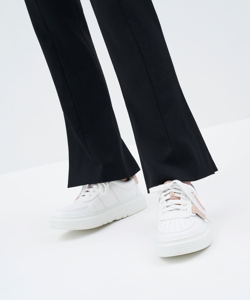 CHARLES & KEITH（チャールズ & キース）の「レースアップ ベルクロスニーカー / Lace-Up Velcro Sneakers（スニーカー・レディース・ホワイト/グリーン/アイボリー/ブラック・25.5cm/23cm/24.5cm/25cm/22.5cm/23.5cm）」の18枚目の写真