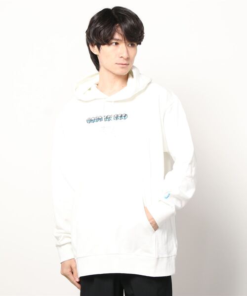NCB neat caprice brand（エヌシービーニートカプリスブランド）の「NCB neat caprice brand(エヌシービーニートカプリスブランド) AR オノマトペパーカー（パーカー・メンズ・ホワイト/ブラック・MEDIUM/LARGE/X-LARGE）」の2枚目の写真