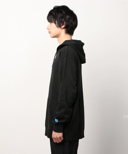 NCB neat caprice brand（エヌシービーニートカプリスブランド）の「NCB neat caprice brand(エヌシービーニートカプリスブランド) AR オノマトペパーカー（パーカー・メンズ・ホワイト/ブラック・MEDIUM/LARGE/X-LARGE）」の4枚目の写真