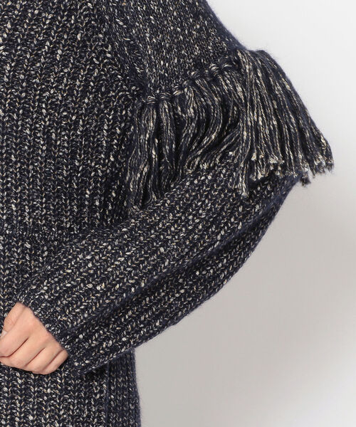 EARIH(アーリ)の「EARIH(アーリ)フリンジVネックニット(ニット/セーター・レディース・ネイビー・FREE)」の8枚目の写真