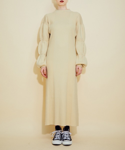 MADEMOISELLE ROPE'(マドモアゼル ロペ)の「パフスリーブウエストシェイプニットワンピース(ワンピース・レディース・オフホワイト/ブルー系その他4・38)」の13枚目の写真