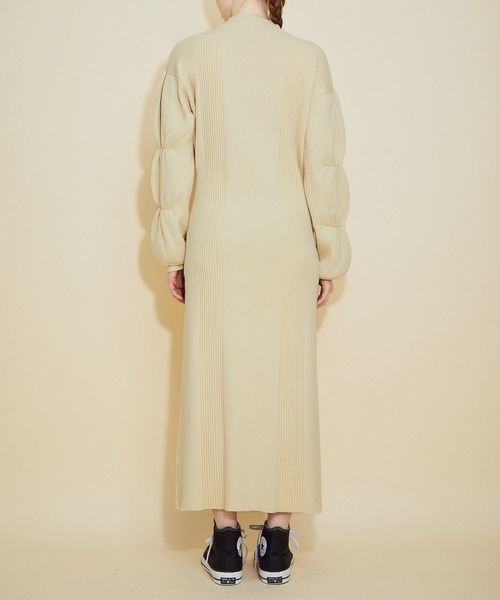 MADEMOISELLE ROPE'(マドモアゼル ロペ)の「パフスリーブウエストシェイプニットワンピース(ワンピース・レディース・オフホワイト/ブルー系その他4・38)」の19枚目の写真