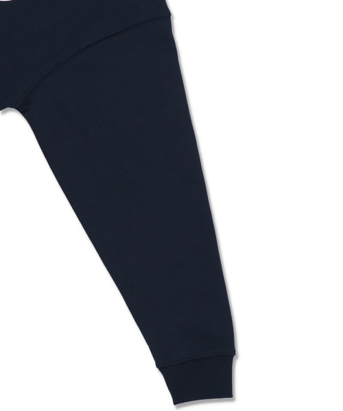 SPINNS（スピンズ）の「【ゆったりシルエット】裏起毛 刺繍ロゴスウェット（スウェット・レディース・ダークパープル/ダークグリーン/ネイビー/オフホワイト・ONESIZE）」の13枚目の写真