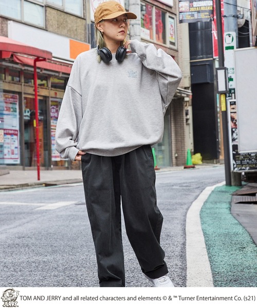 Tom＆Jerry（トムアンドジェリー）の「レトロアメコミ 別注 アソートデザイン オーバーサイズ裏毛プルオーバースウェット（スウェット・メンズ・ホワイト系1/ホワイト系2/ホワイト系3/ホワイト系4/ホワイト系5/ホワイト系6/ライトグレー系1/ライトグレー系2/ライトグレー系3/ライトグレー系4/ライトグレー系5/グレー系3/グレー系4/グレー系5/グレー系6/グリーン系1/グリーン系2/グリーン系6・M/L）」の22枚目の写真