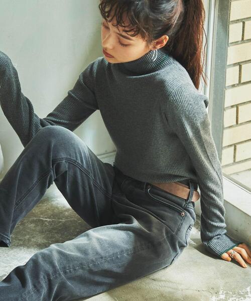 coen(コーエン)の「ハシカラーリブタートル(WEB限定カラー)(ニット/セーター・レディース・ダークグリーン/ダークグレー/ケリー/イエロー/ブラック/オフホワイト/ベージュ・M/L)」の4枚目の写真