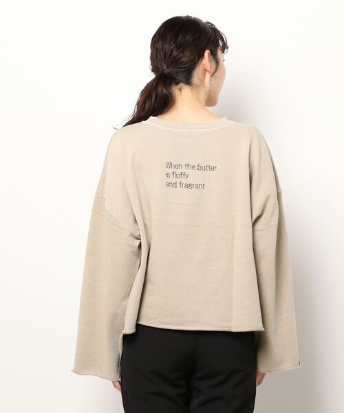 Samansa Mos2(サマンサ モスモス)の「ピグメント加工裏毛バックロゴ刺繍スウェット(スウェット・レディース・グリーン/ネイビー/ピンク/ブラウン/ベージュ/マスタード・フリ-)」の10枚目の写真