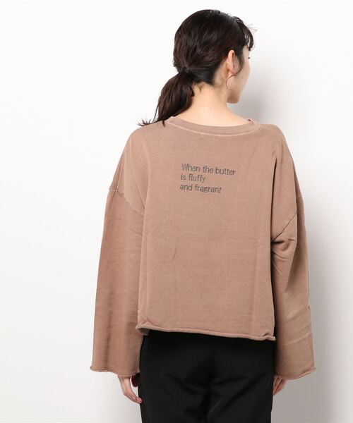 Samansa Mos2(サマンサ モスモス)の「ピグメント加工裏毛バックロゴ刺繍スウェット(スウェット・レディース・グリーン/ネイビー/ピンク/ブラウン/ベージュ/マスタード・フリ-)」の12枚目の写真