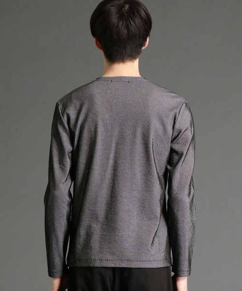 HIDEAWAYS NICOLE（ハイダウェイニコル）の「ナローサッカーストライプ長袖Vネック（Tシャツ/カットソー・メンズ・ホワイト×ブラック/オフホワイト/ブラック・MEDIUM/LARGE/X-LARGE）」の13枚目の写真