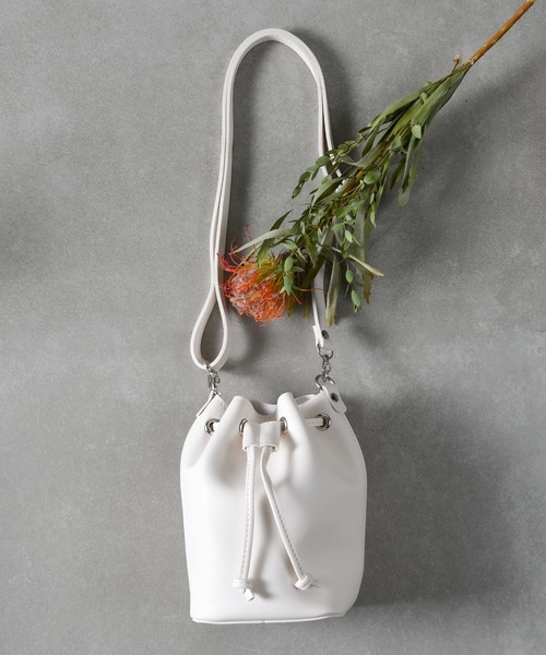 CALIFORNIA OUTFITTERS（カリフォルニア アウトフィッターズ）の「【Les Porter Cuir】巾着型２WAYショルダーバッグ（ショルダーバッグ・レディース・ブラック/ベージュ/グレー/ピンク/アイボリー・ONE SIZE）」の2枚目の写真