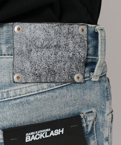 BACKLASH（バックラッシュ）の「ISAMUKATAYAMA BACKLASH/イサムカタヤマ バックラッシュ/デストロイデニムパンツ（デニムパンツ・メンズ・ライトインディゴブルー・LARGE/MEDIUM）」の4枚目の写真