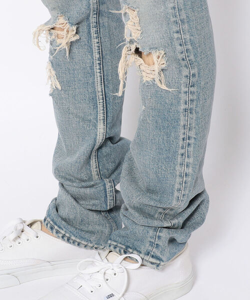 BACKLASH（バックラッシュ）の「ISAMUKATAYAMA BACKLASH/イサムカタヤマ バックラッシュ/デストロイデニムパンツ（デニムパンツ・メンズ・ライトインディゴブルー・LARGE/MEDIUM）」の5枚目の写真