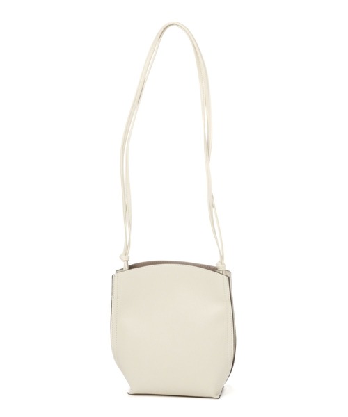 GLOBAL WORK（グローバルワーク）の「スペ軽3ROOMショルダー/267113（ショルダーバッグ・レディース・ライトグレー/ブラック/ベージュ/カーキ/イエロー/オレンジ/オフホワイト/ベージュ系その他3/パープル系その他2・FREE）」の2枚目の写真