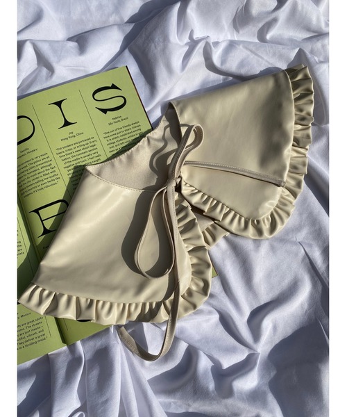 WC(ダブル シー)の「フェイクレザー付け襟(付け襟・レディース・ホワイト/ブラック・FREE)」の1枚目の写真