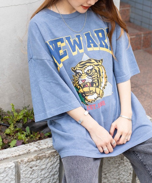 WEGO（ウィゴー）の「WEGO/ヘビーウエイト ピグメントロゴBIGT（Tシャツ/カットソー・メンズ・スミクロ/ブラック系その他/ブルー/カーキ・LARGE/MEDIUM）」の16枚目の写真