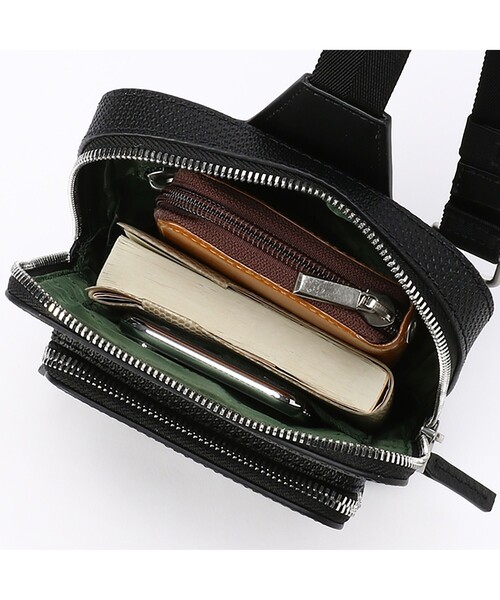 LACOSTE（ラコステ）の「シャンタコ スモールボディバッグ（ボディ