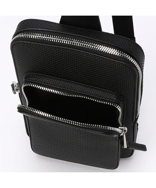 LACOSTE（ラコステ）の「シャンタコ スモールボディバッグ