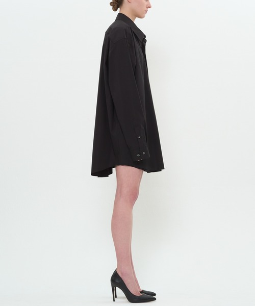 DRESSEDUNDRESSED(ドレスドアンドレスド)の「Layered Oversized Shirt(シャツ/ブラウス・メンズ・ホワイト/ブラック/サックスブルー・2/4/3)」の4枚目の写真