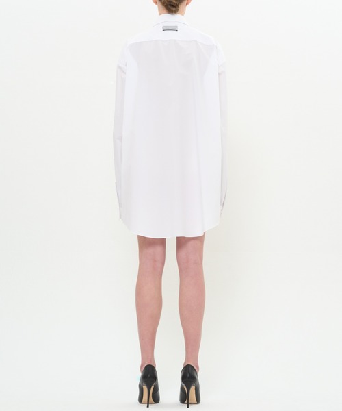 DRESSEDUNDRESSED(ドレスドアンドレスド)の「Layered Oversized Shirt(シャツ/ブラウス・メンズ・ホワイト/ブラック/サックスブルー・2/4/3)」の17枚目の写真