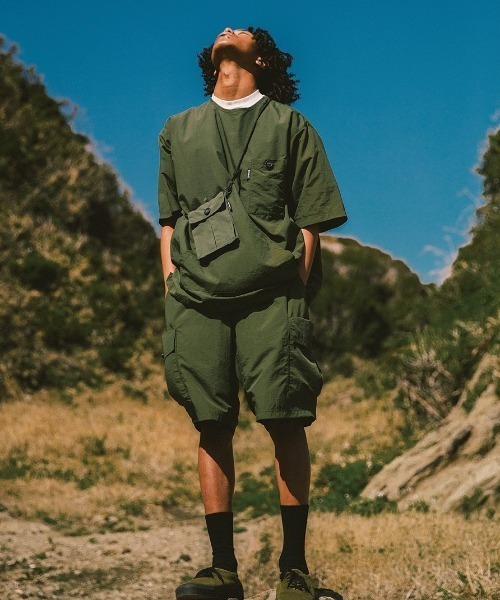 WILD THINGS（ワイルドシングス）の「Schott x WILD THINGS /ショット×ワイルドシングス　 CARGO POCKET SACOSH カーゴ ポケットサコッシュ（ショルダーバッグ・メンズ・ブラック/グレー/オリーブ・FREE）」の18枚目の写真
