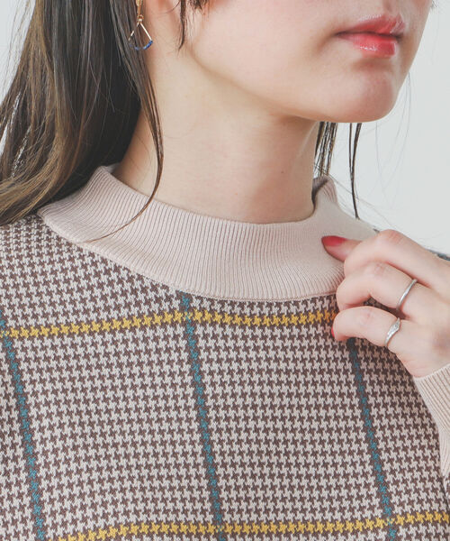 BEAMS HEART(ビームスハート)の「BEAMS HEART / ハイネック チェック プルオーバー(ニット/セーター・レディース・ブラック/ベージュ/モカ・FREE)」の7枚目の写真