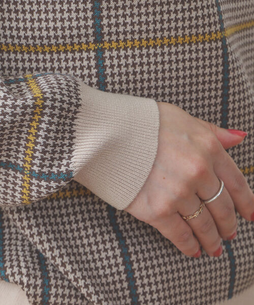 BEAMS HEART(ビームスハート)の「BEAMS HEART / ハイネック チェック プルオーバー(ニット/セーター・レディース・ブラック/ベージュ/モカ・FREE)」の8枚目の写真