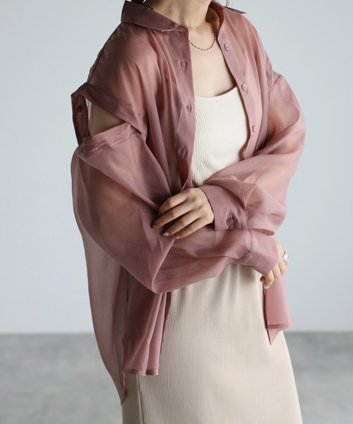 Yucca（ユッカ）の「シアー２WAYブラウス（シャツ/ブラウス・レディース・ホワイト/ダークブラウン/ブラック/グレー・MEDIUM）」の4枚目の写真